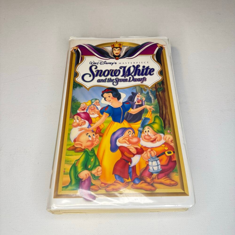 Disney Snow White Seven Dwarfs VHS 1994 Masterpiece Clamshell Vintage